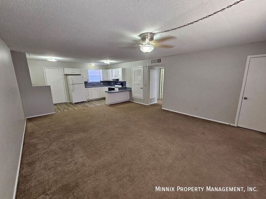 2403 West 19th Street #B - Photo 2 of 14