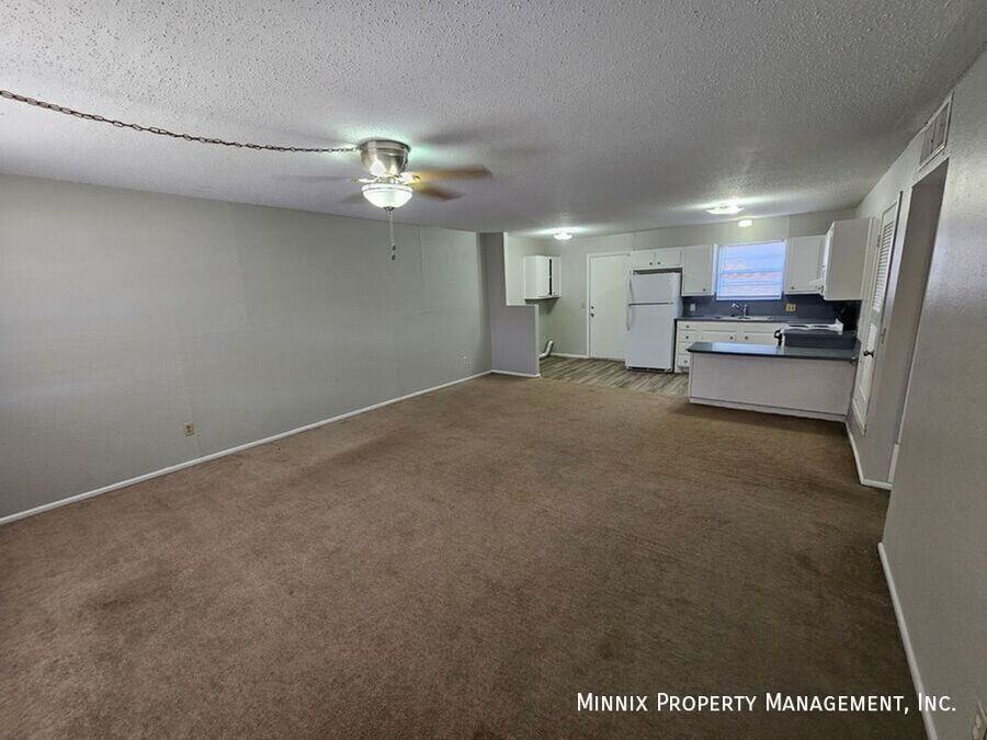 2403 West 19th Street #B - Photo 3 of 14