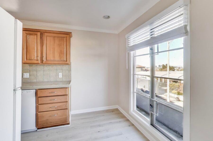 180 Elm St - Photo 3 of 27