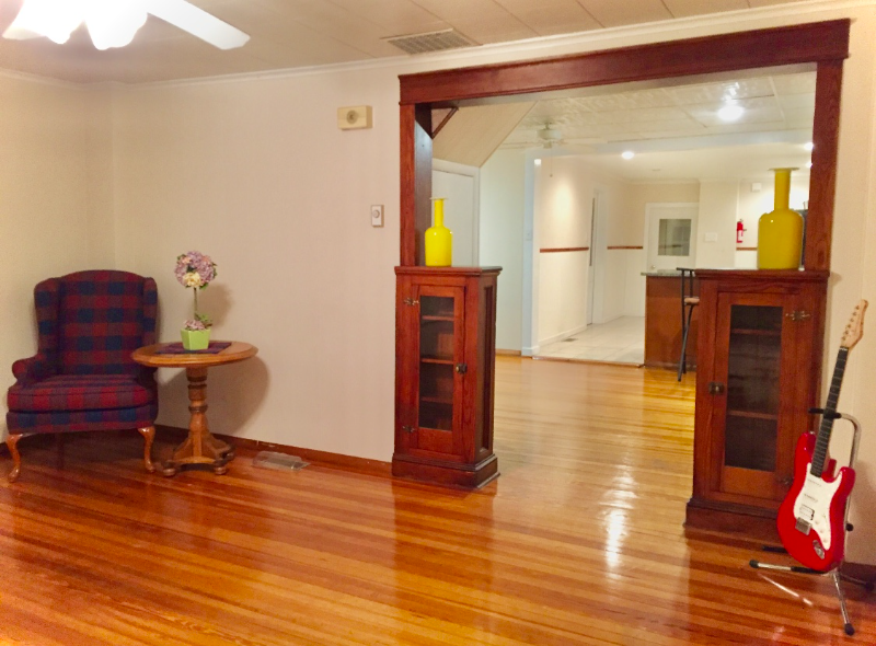 994 Vine St - Photo 5 of 5