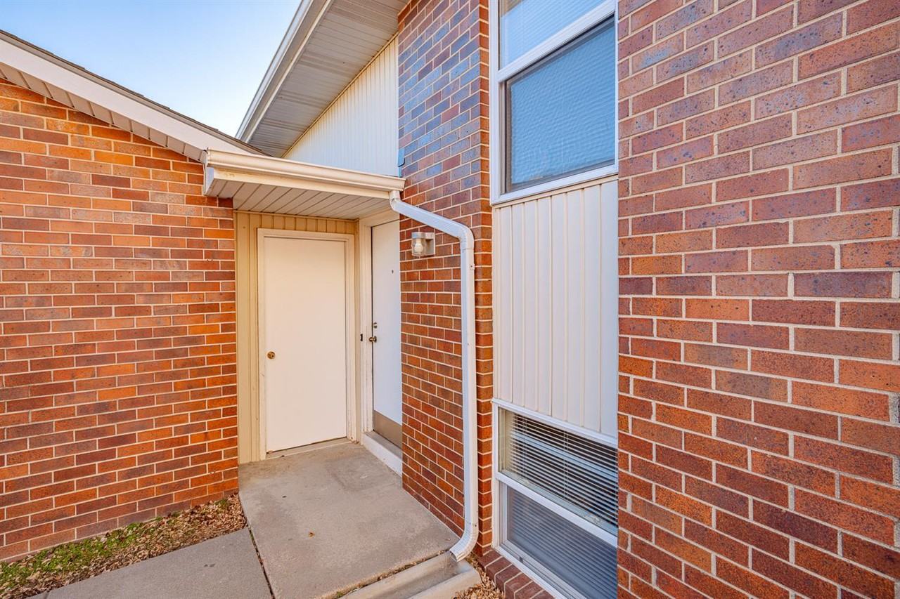 3529 Portia St - Photo 3 of 9