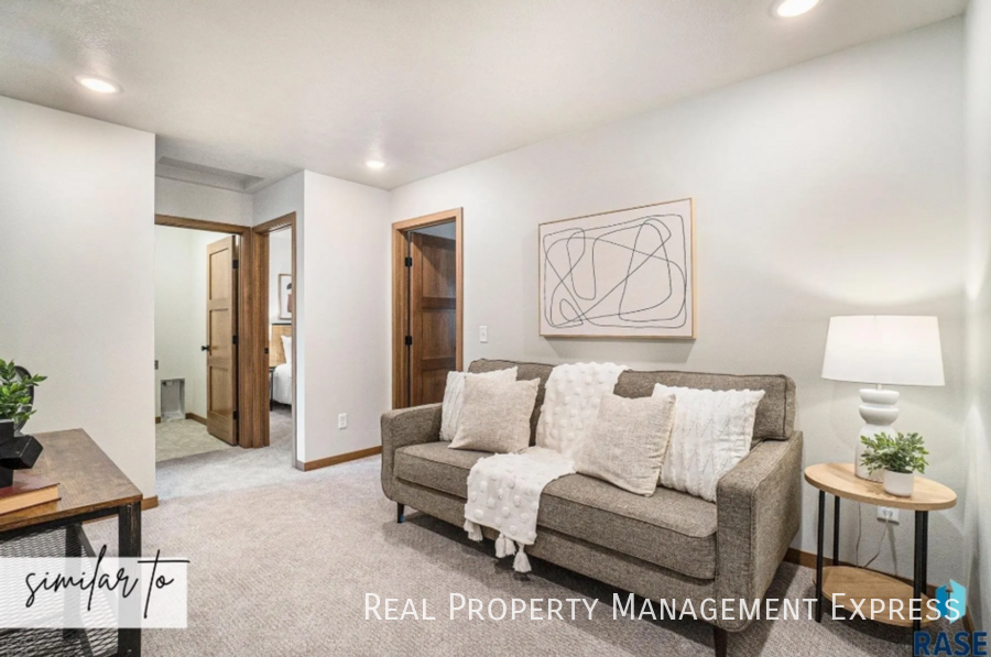 2816 S Broek Dr - Photo 5 of 11