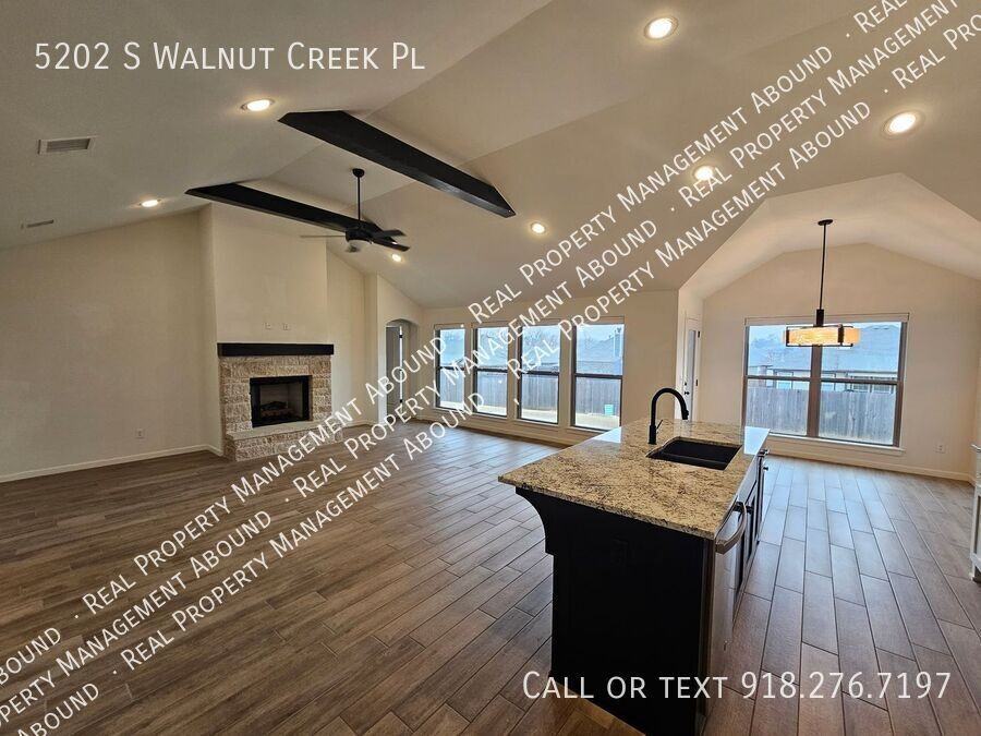 5202 S Walnut Creek Pl - Photo 2 of 32