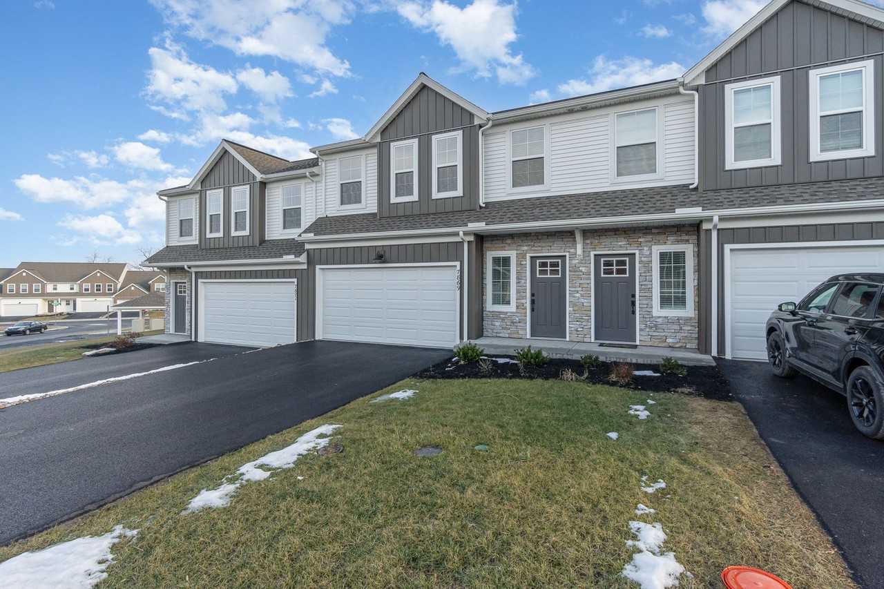 7869 Oak Brook Dr - Photo 3 of 31