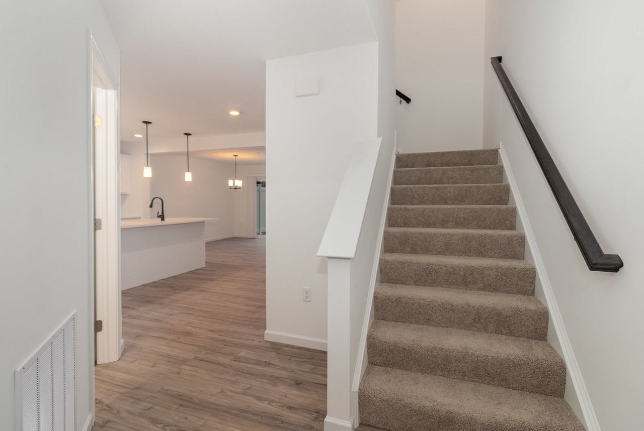 104 Emma Cir - Photo 4 of 29