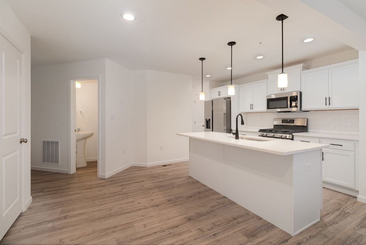 104 Emma Cir - Photo 6 of 29