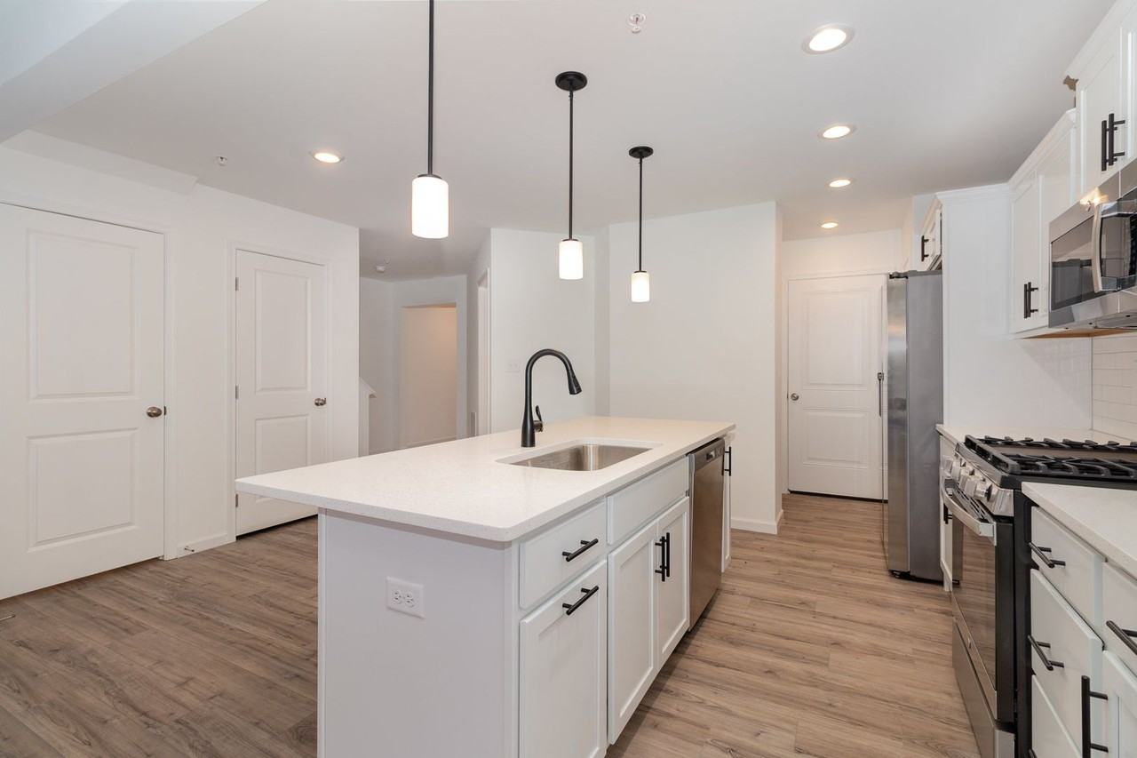 104 Emma Cir - Photo 7 of 29