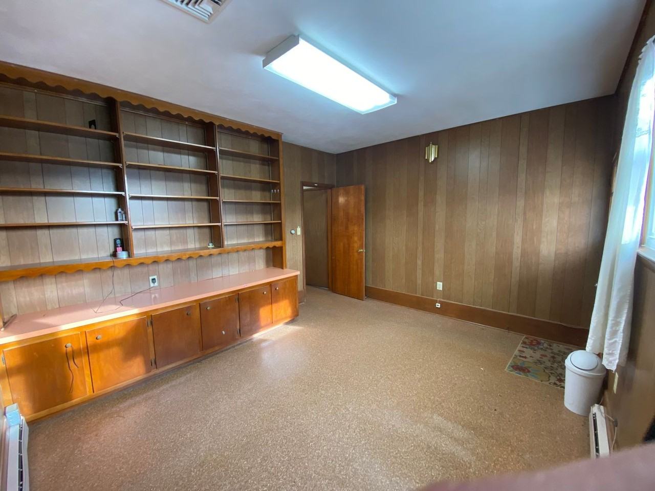 990 N Front St - Photo 2 of 22