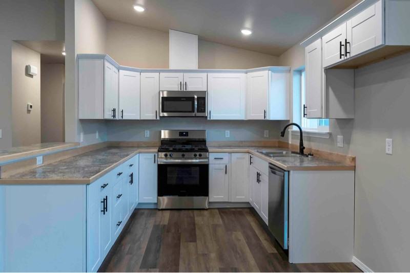 1121 Skyler Ln - Photo 3 of 20