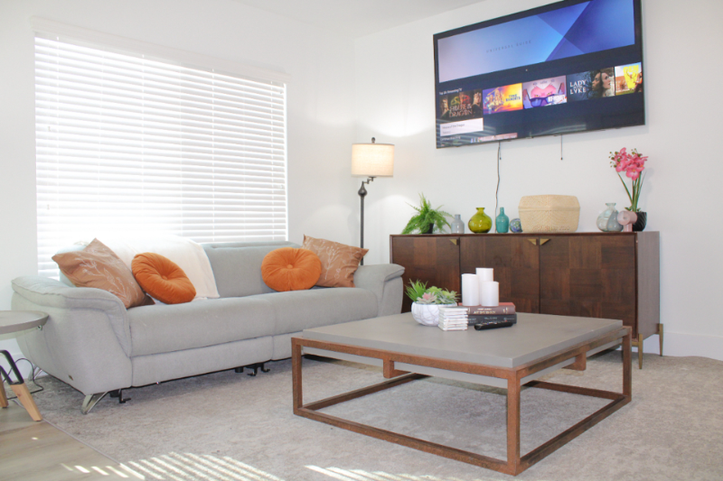 2552 San Francisco Ave - Photo 3 of 20