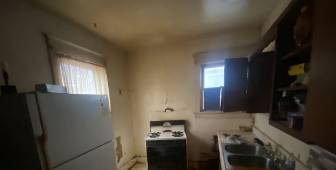 1422 E Reservoir St - Photo 3 of 6