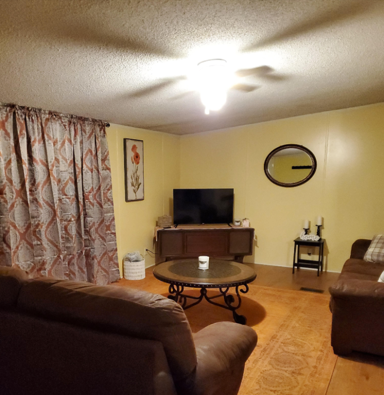 1916 Prescott Ln - Photo 2 of 15