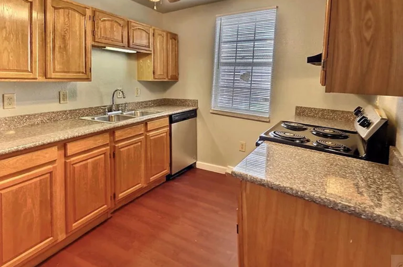 5806 Avenue Q 1/2 Rear - Photo 5 of 8