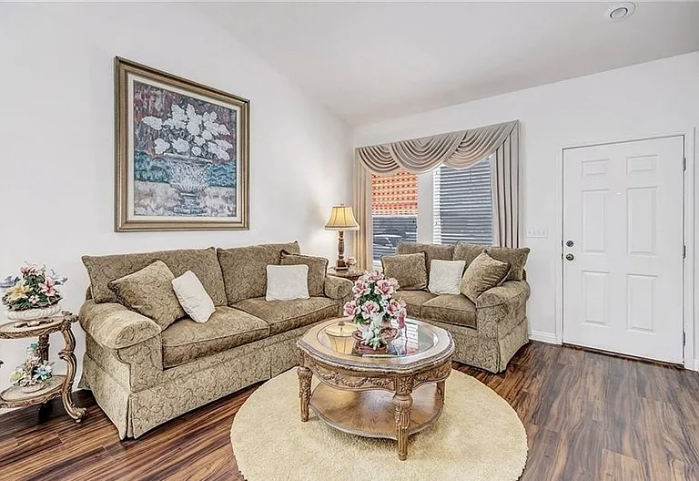 512 Red Shale Ct - Photo 2 of 10