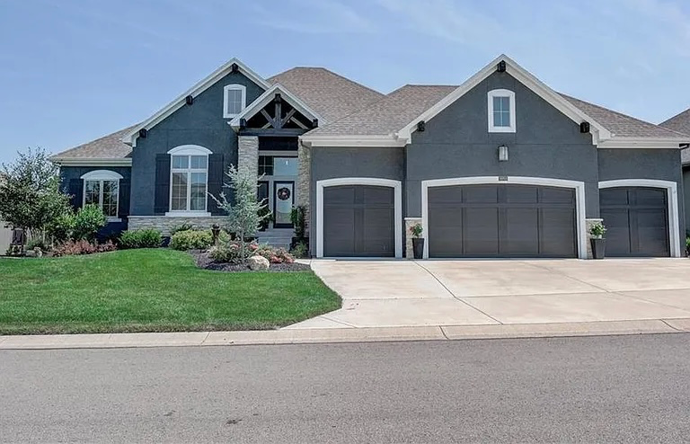 16801 Hauser St - Photo 3 of 10