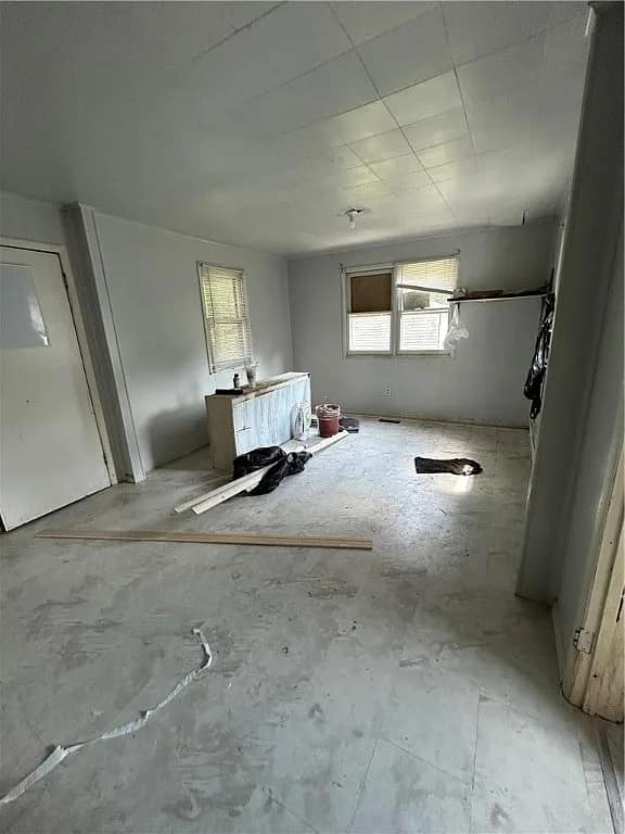 829 W Grand Ave - Photo 2 of 6