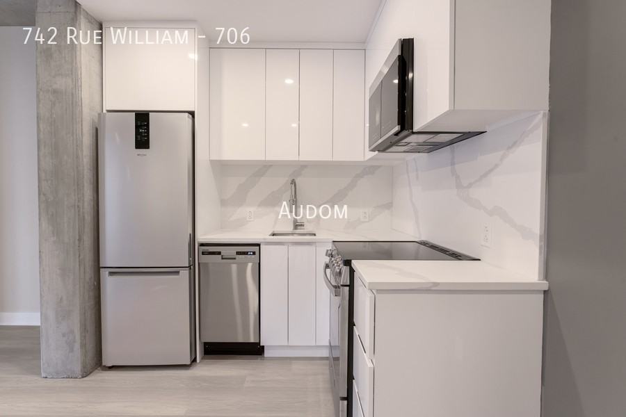 742 Rue William #706