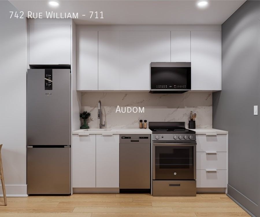 742 Rue William #711