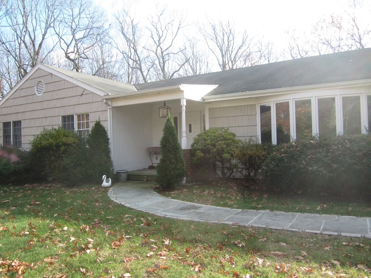 9 E Gate Ln - Photo 2 of 8