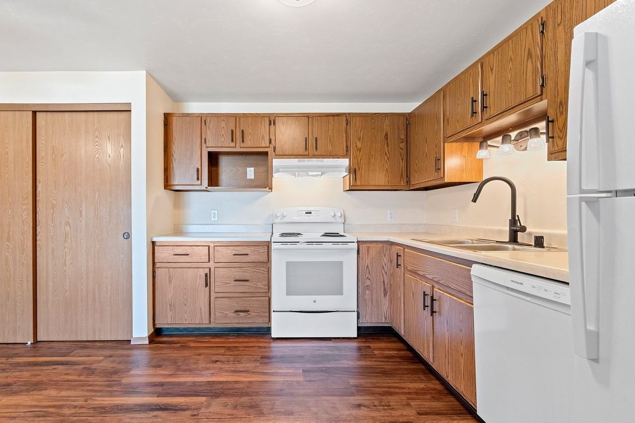 Maplewood - Photo 7 of 22