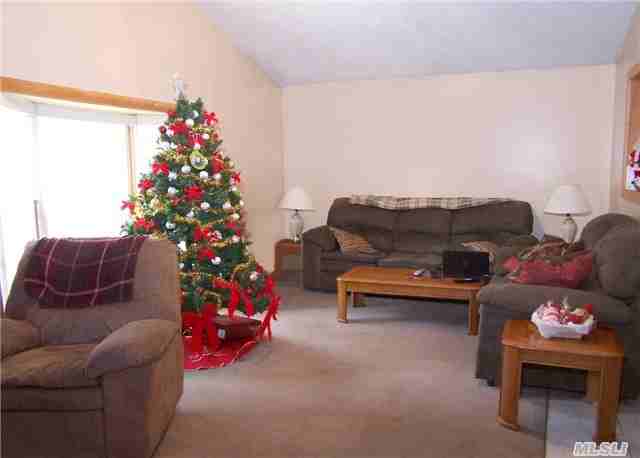 71 Oak Ave - Photo 2 of 7