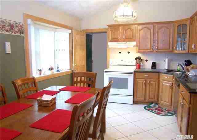 71 Oak Ave - Photo 3 of 7