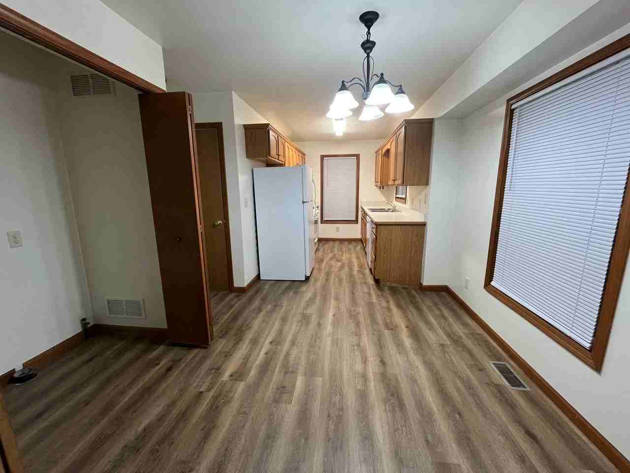 1620 Crosshaven Ct - Photo 3 of 12
