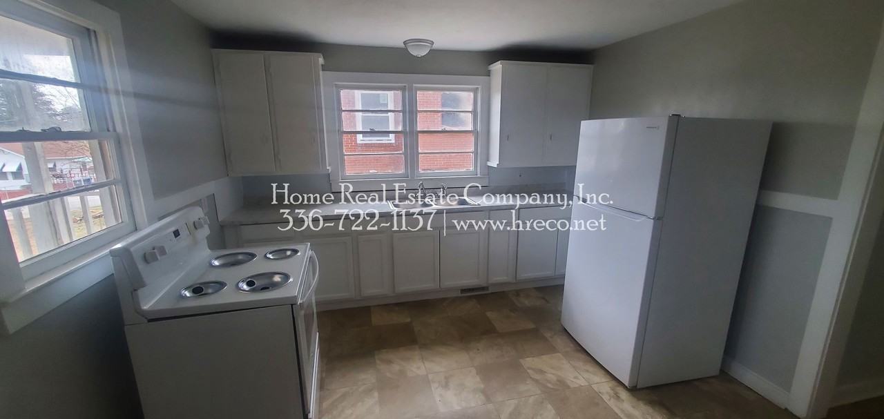 1425 Gholson Ave - Photo 4 of 7