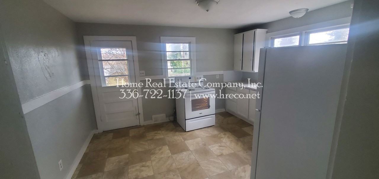 1425 Gholson Ave - Photo 5 of 7