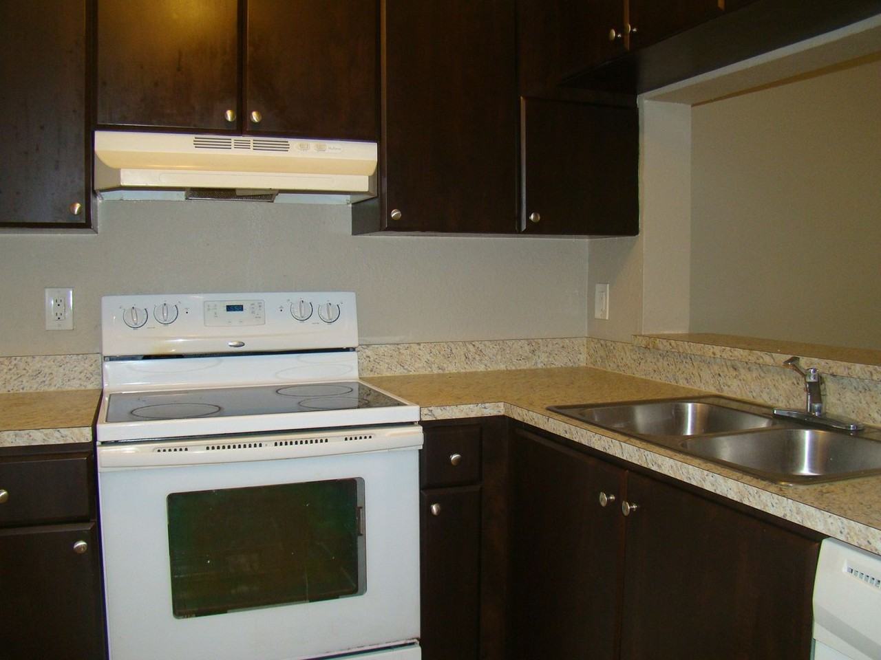 11571 Nw 45th St - Photo 2 of 9