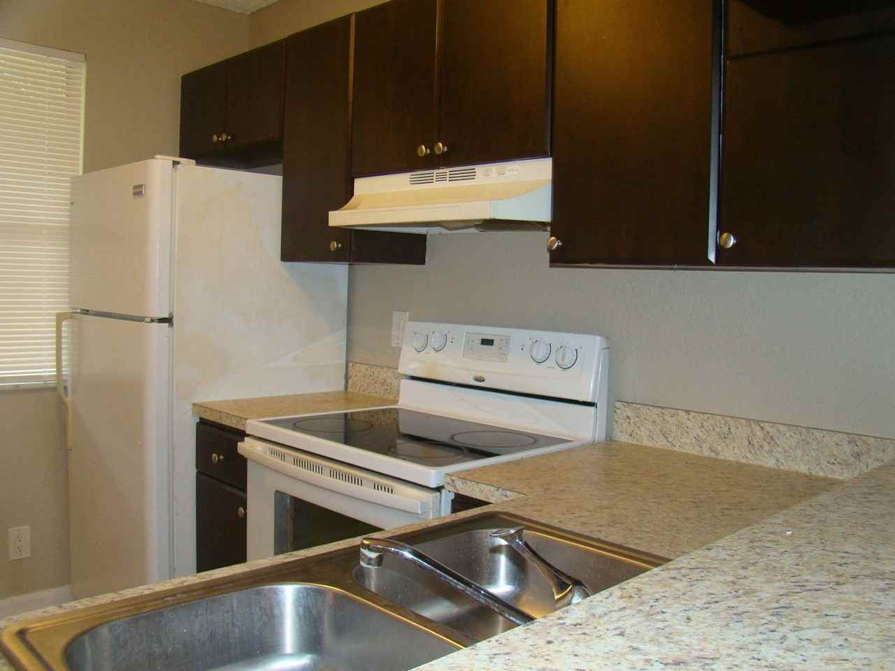 11571 Nw 45th St - Photo 3 of 9