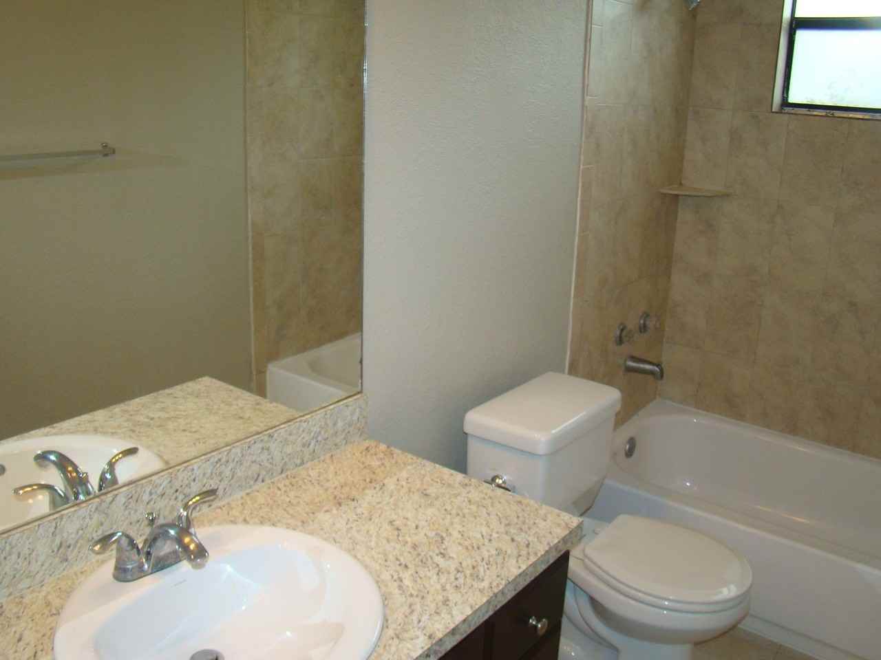11571 Nw 45th St - Photo 6 of 9