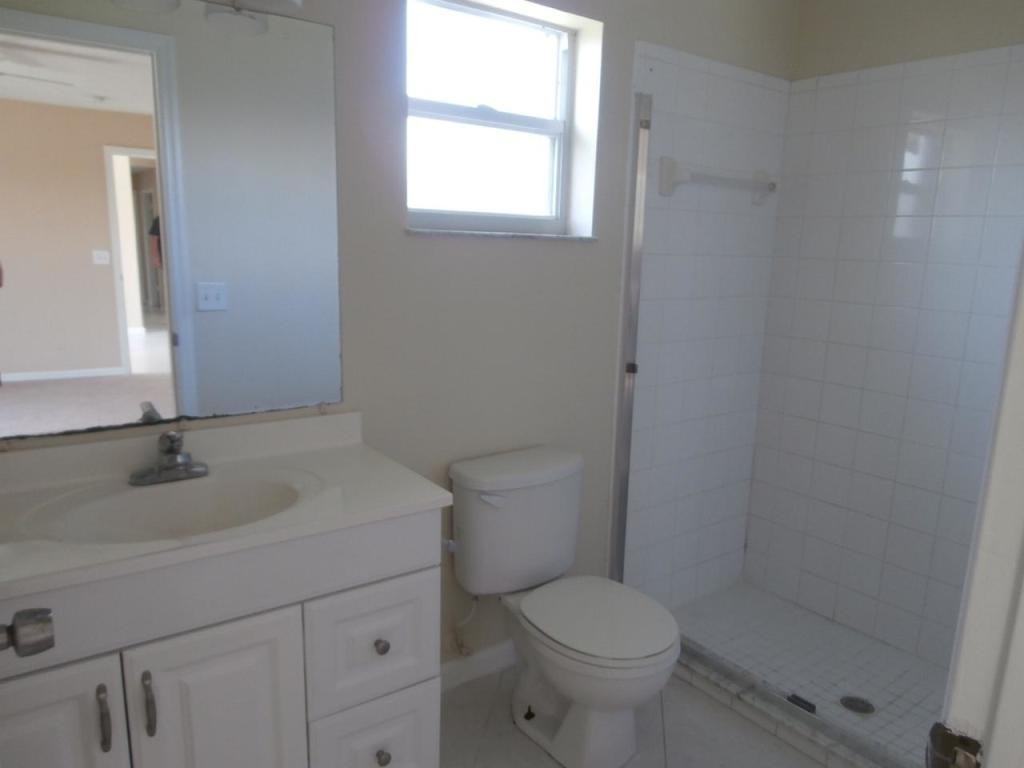 2574 Se Richmond St - Photo 5 of 8