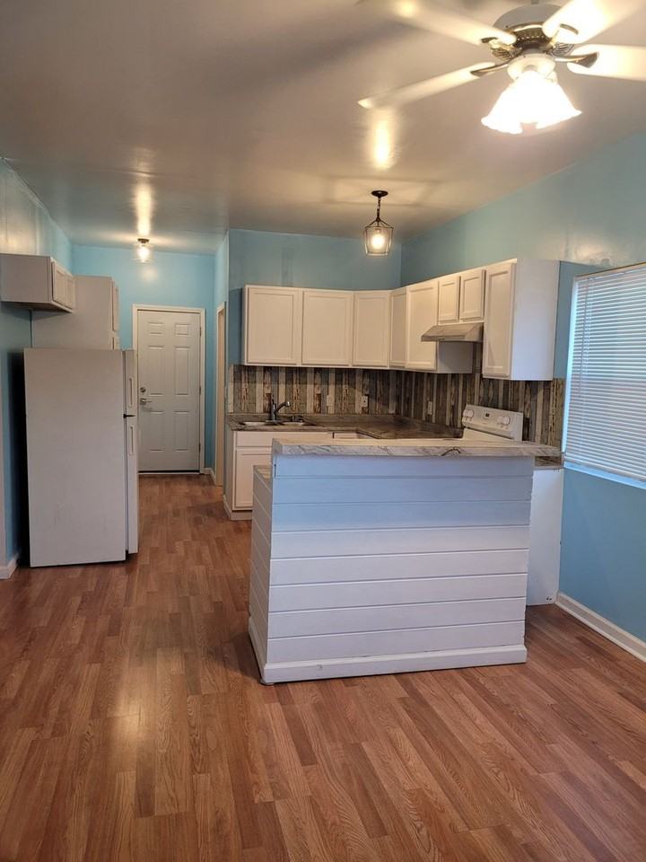 1631 N Hydraulic St - Photo 7 of 12