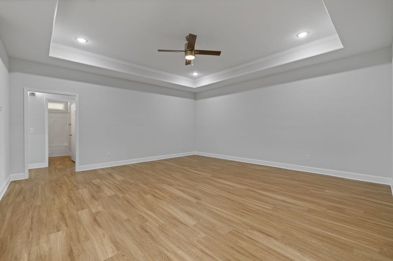 170 Wingate Ave - Photo 3 of 17