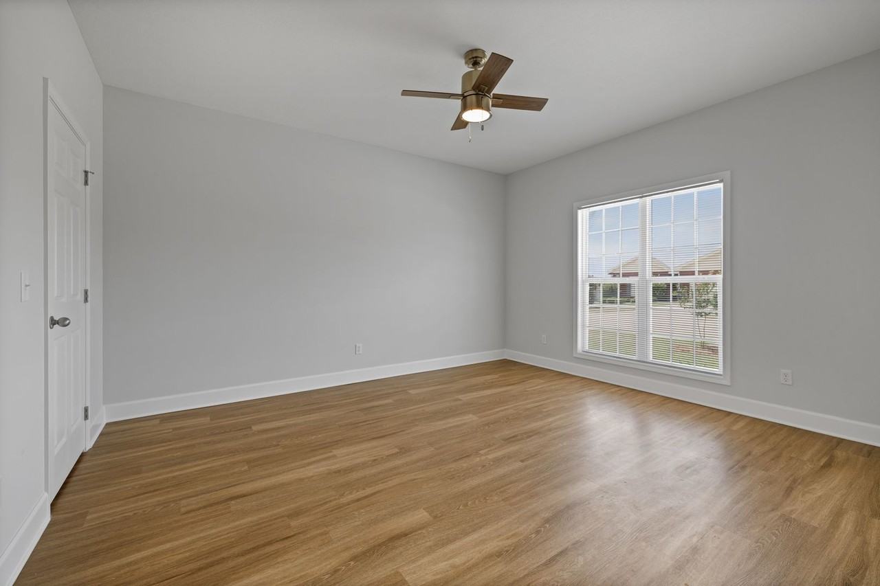 170 Wingate Ave - Photo 7 of 17