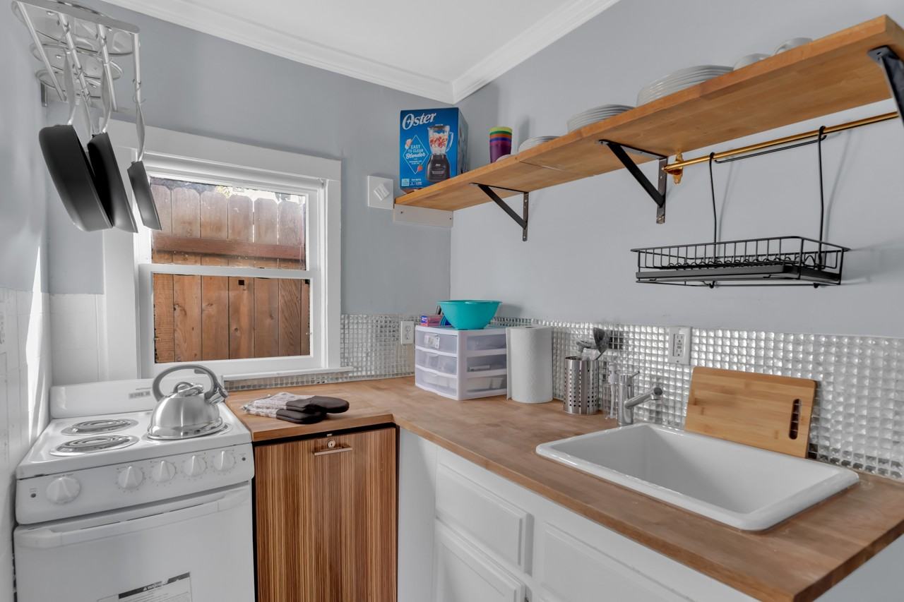 3750 Y St - Photo 2 of 6