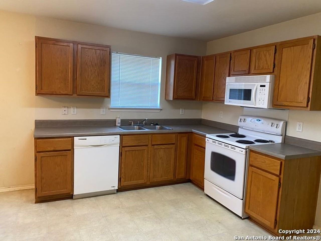 17218 Wayland Run - Photo 3 of 6