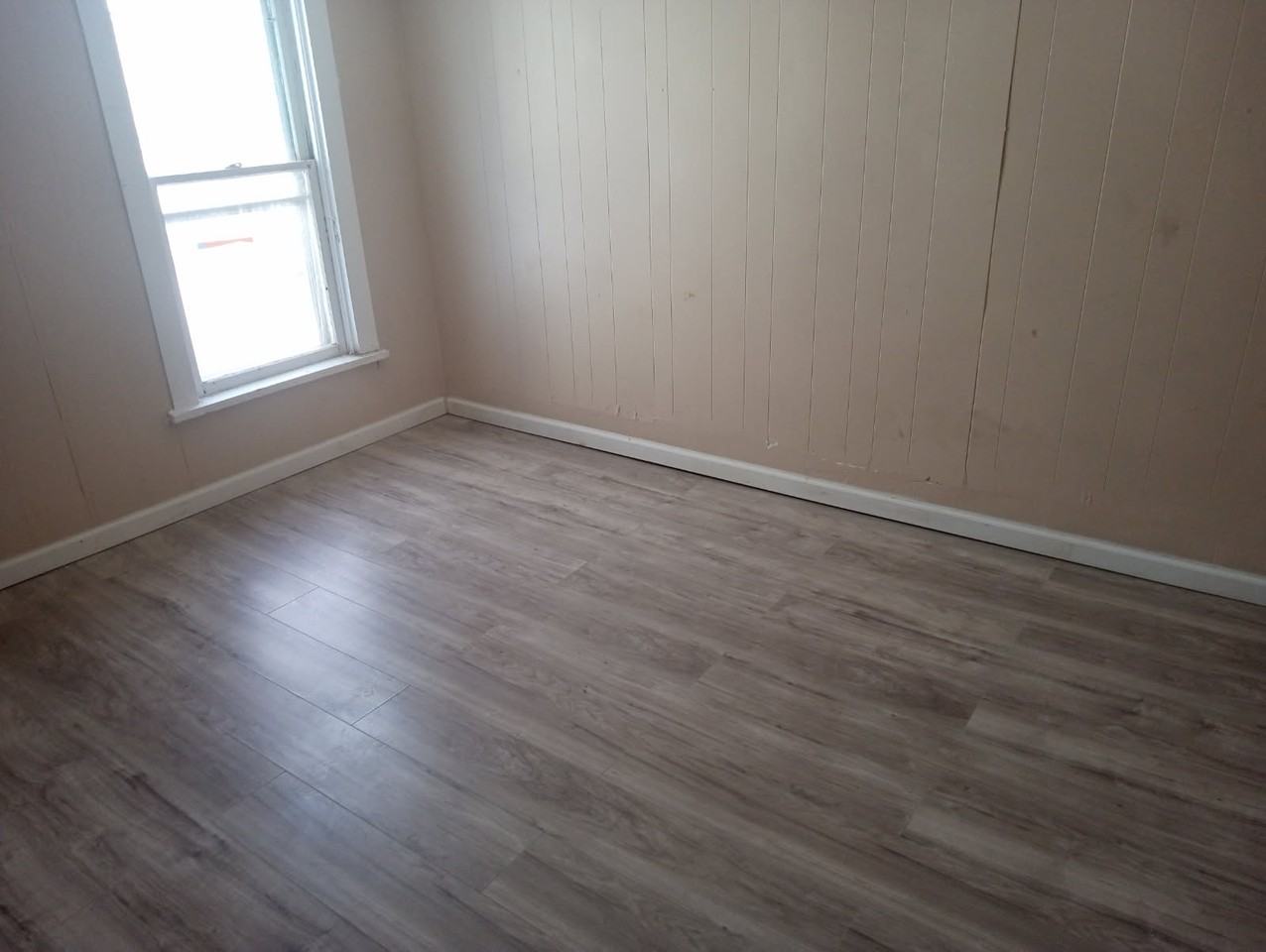 718 Main St - Photo 2 of 11