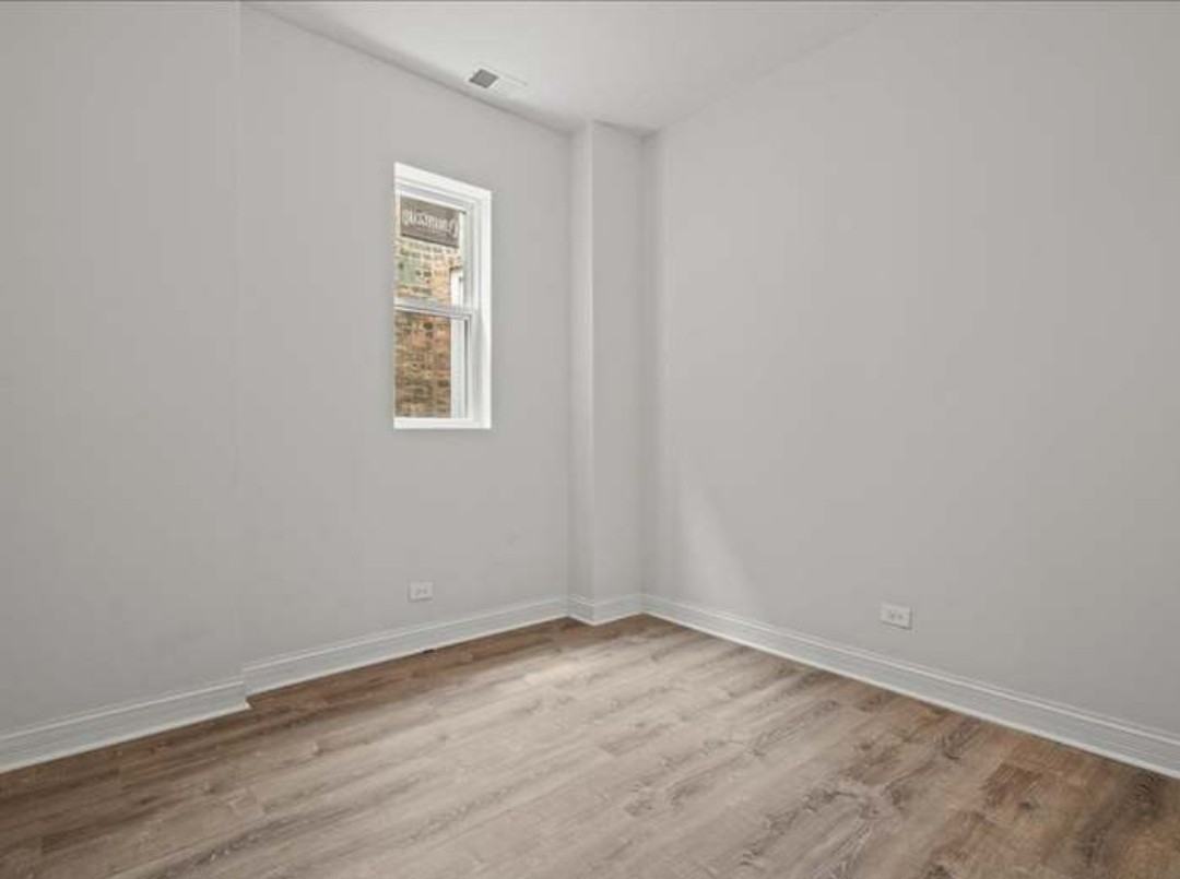 6041 S Morgan St #1 - Photo 5 of 23