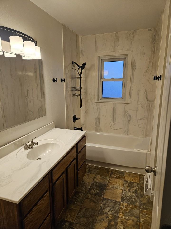 827 W State St #NA - Photo 2 of 9