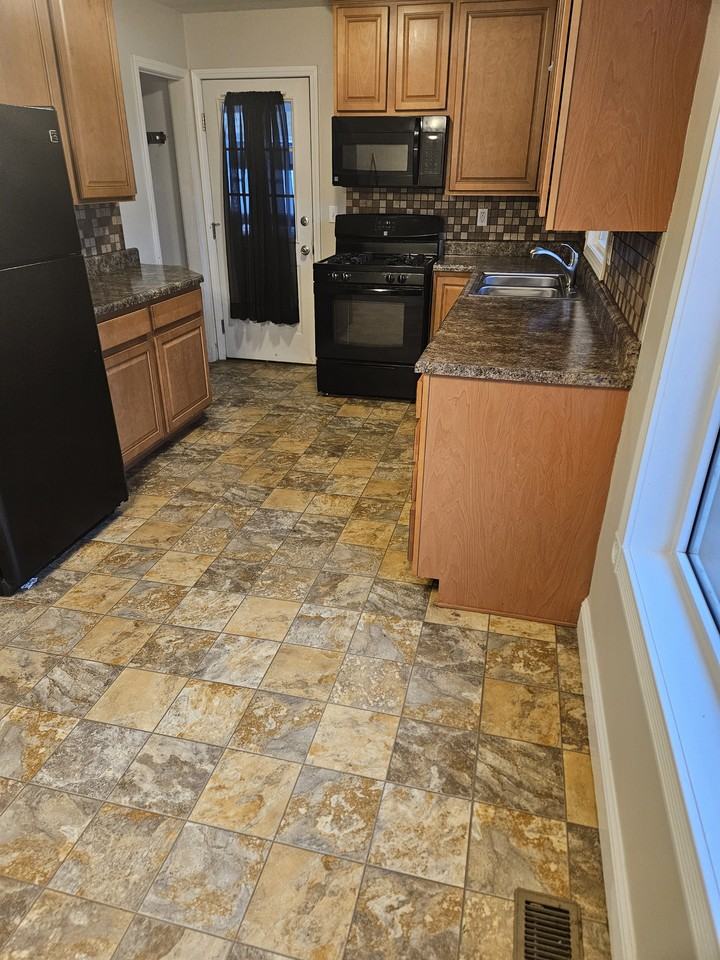 827 W State St #NA - Photo 3 of 9