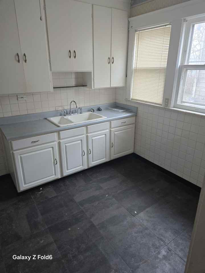 1846 Mannering Rd #DOWN - Photo 4 of 8