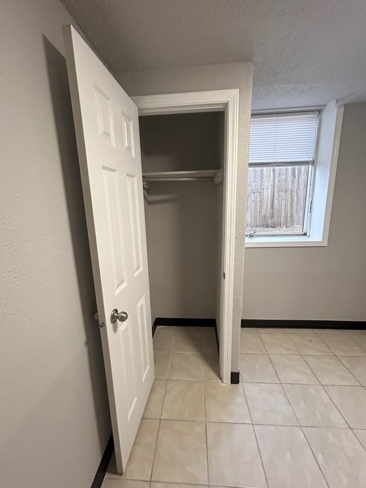 613 N Franklin Ave #4 - Photo 5 of 15