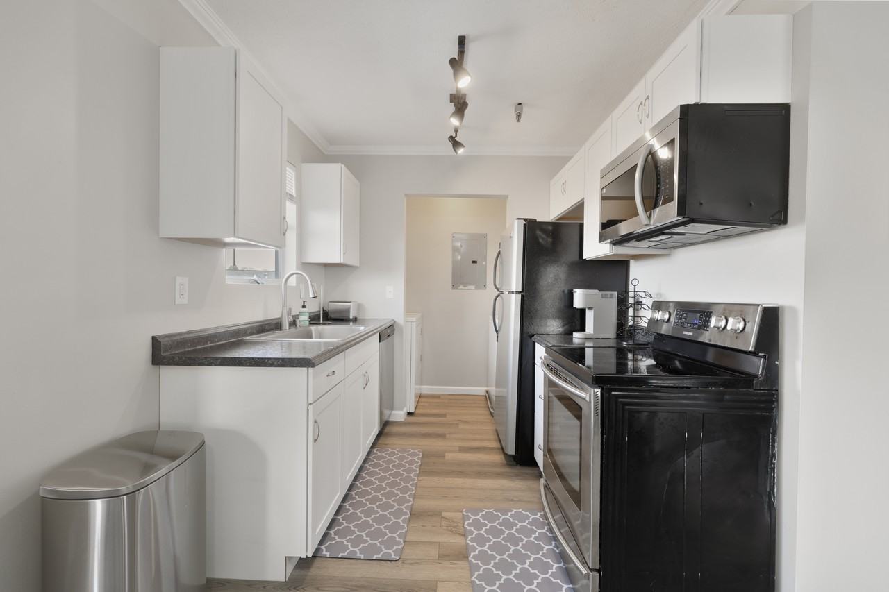 400 Stewart Ln #23 - Photo 4 of 17