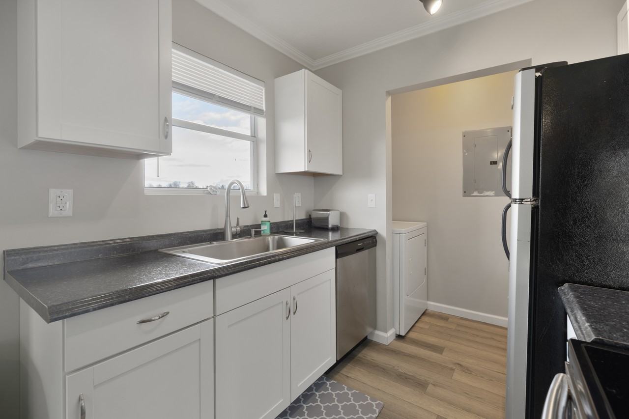 400 Stewart Ln #23 - Photo 6 of 17