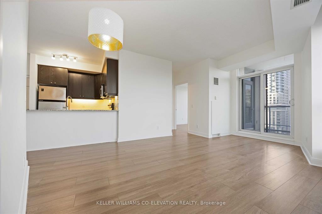 The Esplanade & Scott St #1809