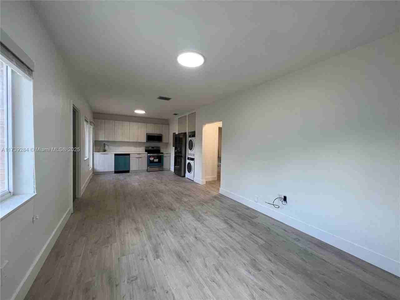 246 Nw 49th St #B - Photo 6 of 19