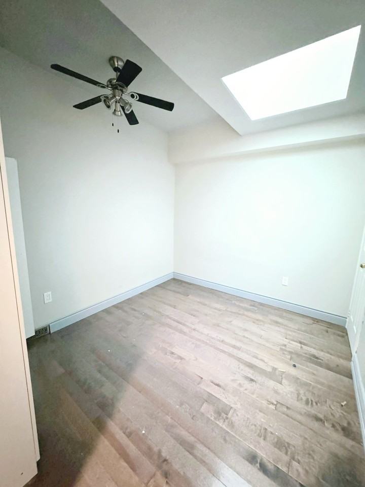 1035 Dovercourt Road #ROOM - Photo 2 of 5