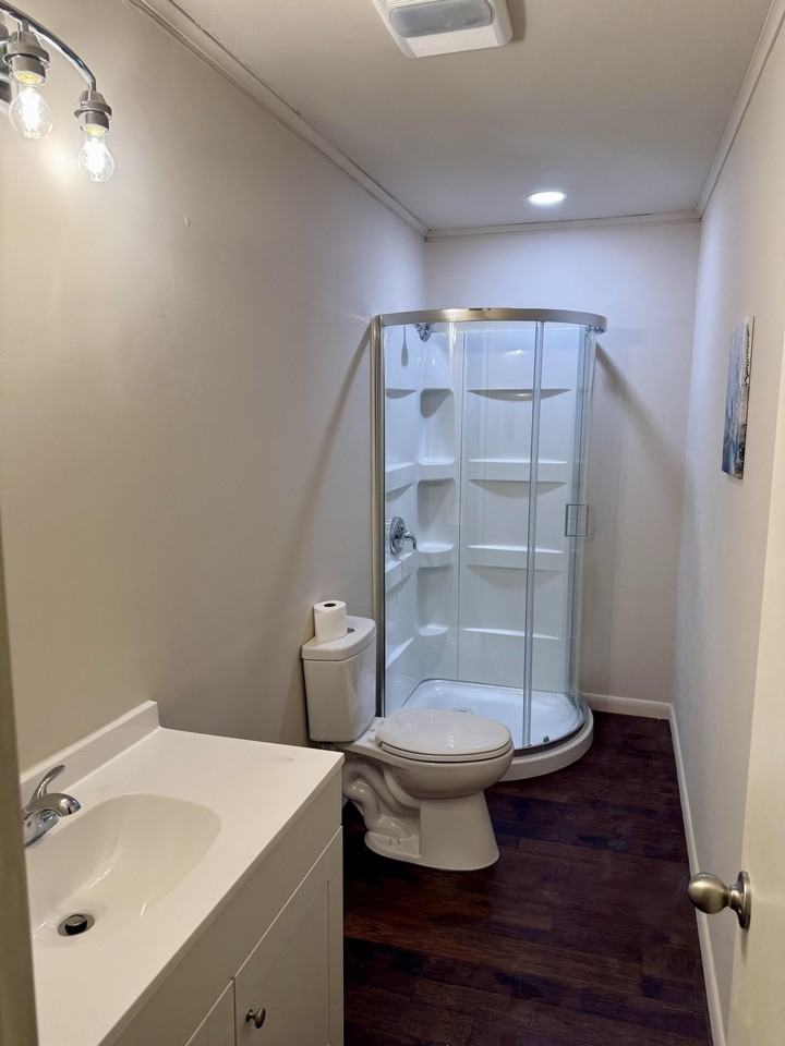 E 32nd Pl - Photo 4 of 10